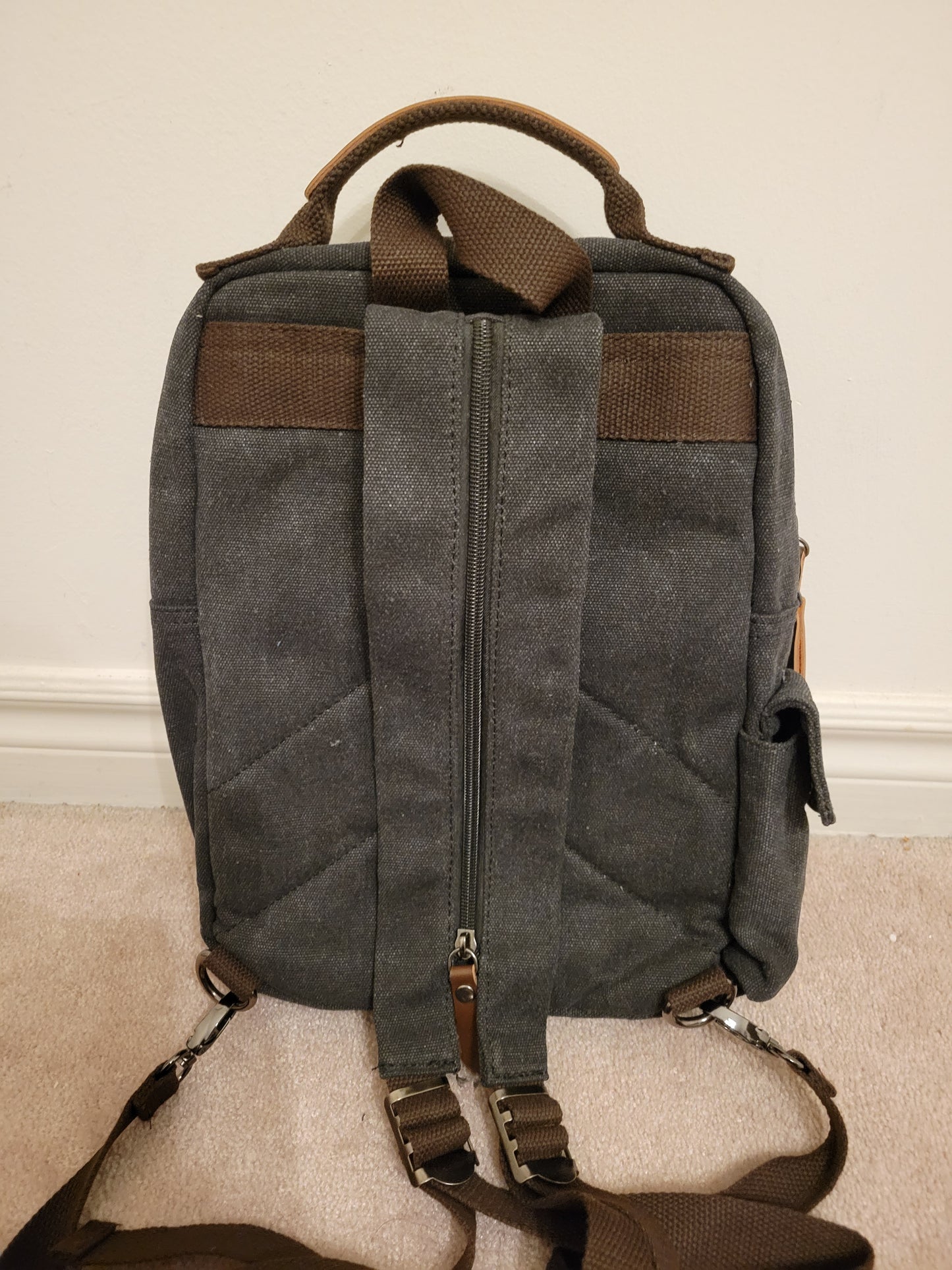 Washed 16 oz Cotton Canvas Multi-Function Flap Cover Medium Backpack (ClassixBlack)