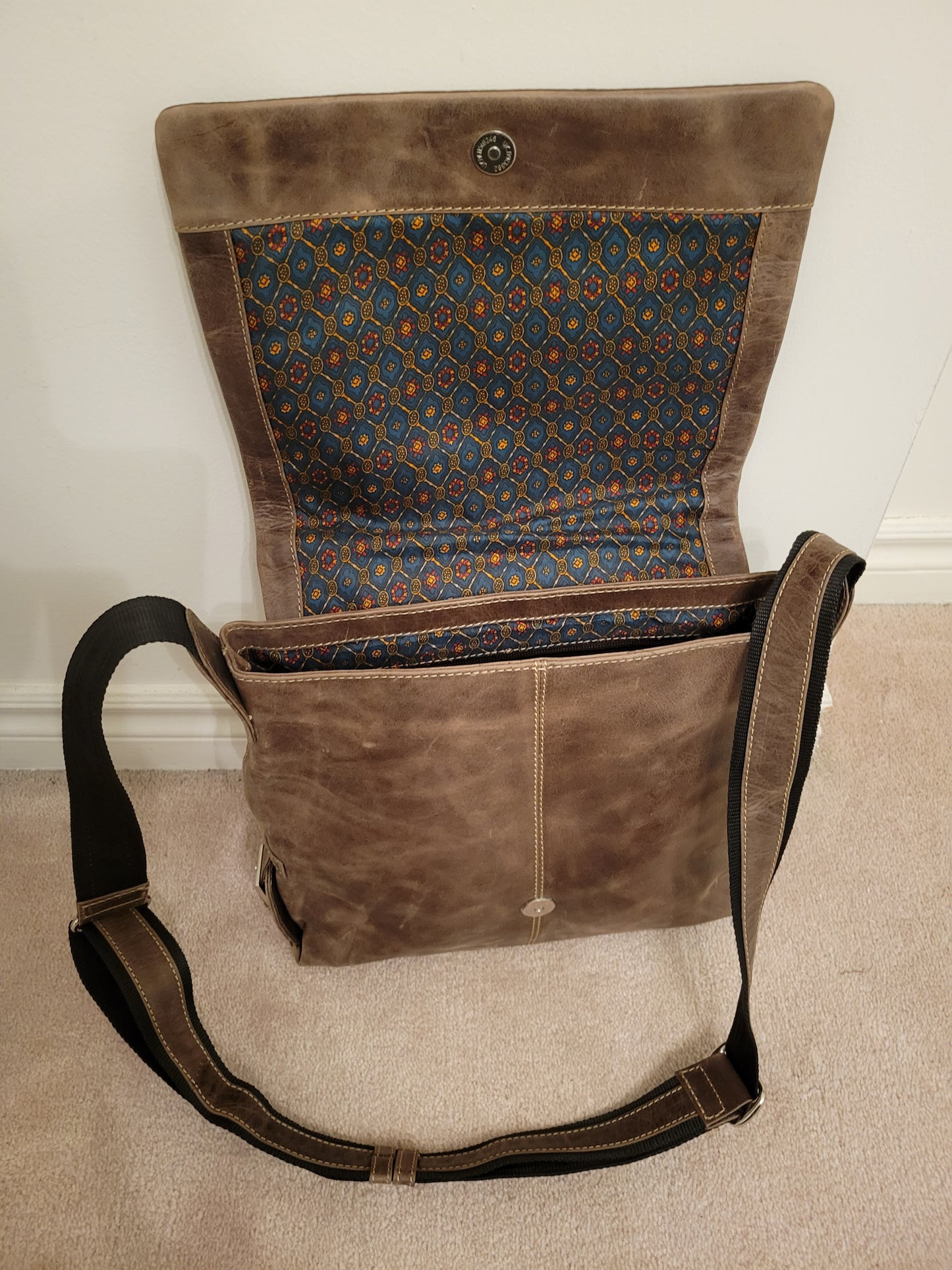 Genuine Leather Unisex Crossbody Bag (ArmyBrown)