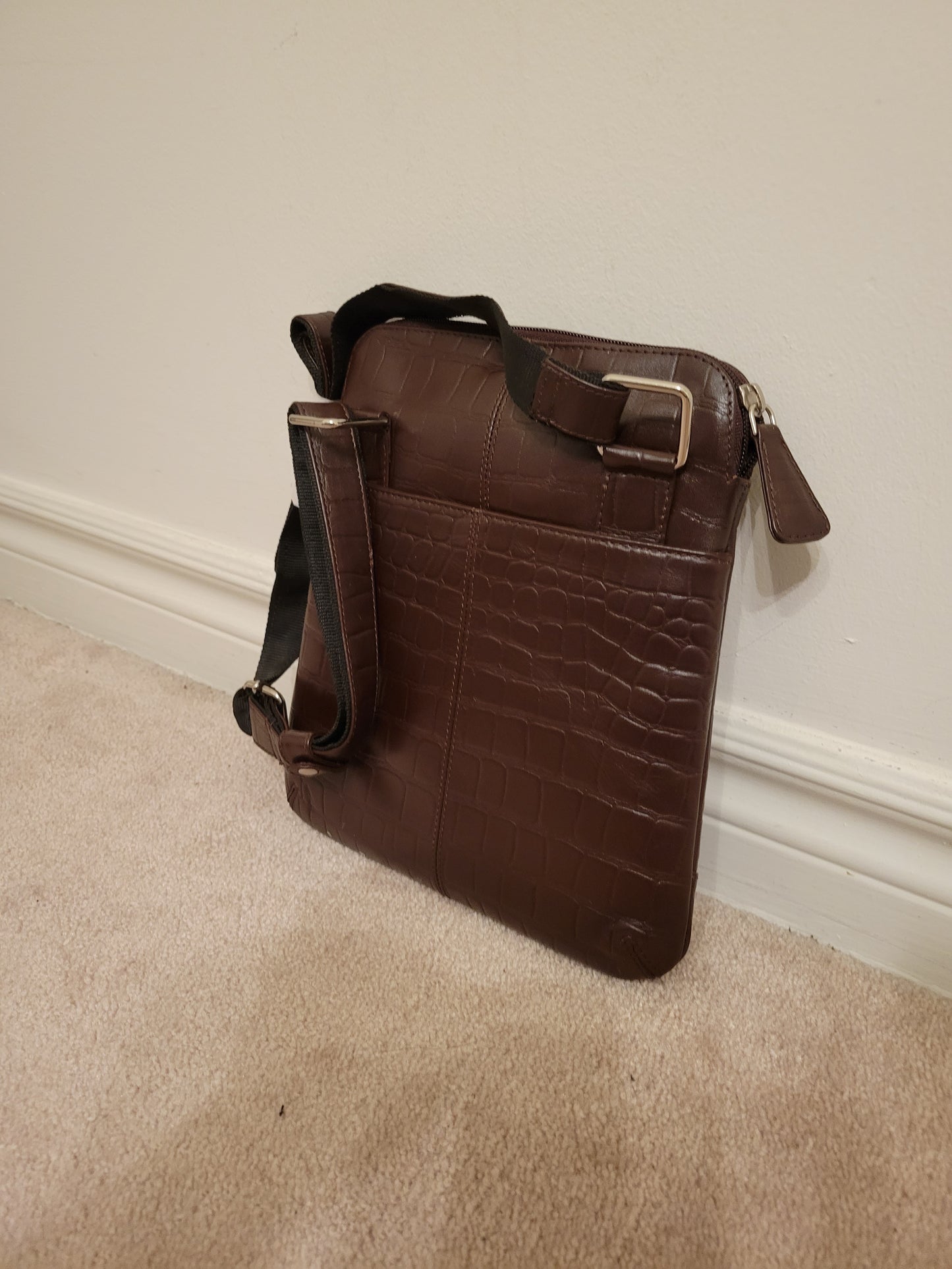 Genuine Croco Embossed Leather Unisex Crossbody Bag (BrownCroco)