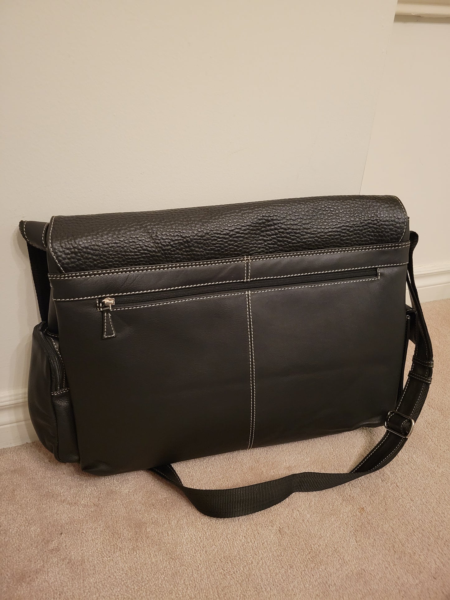 Genuine Leather Unisex Elegant Computer Bag (Black)