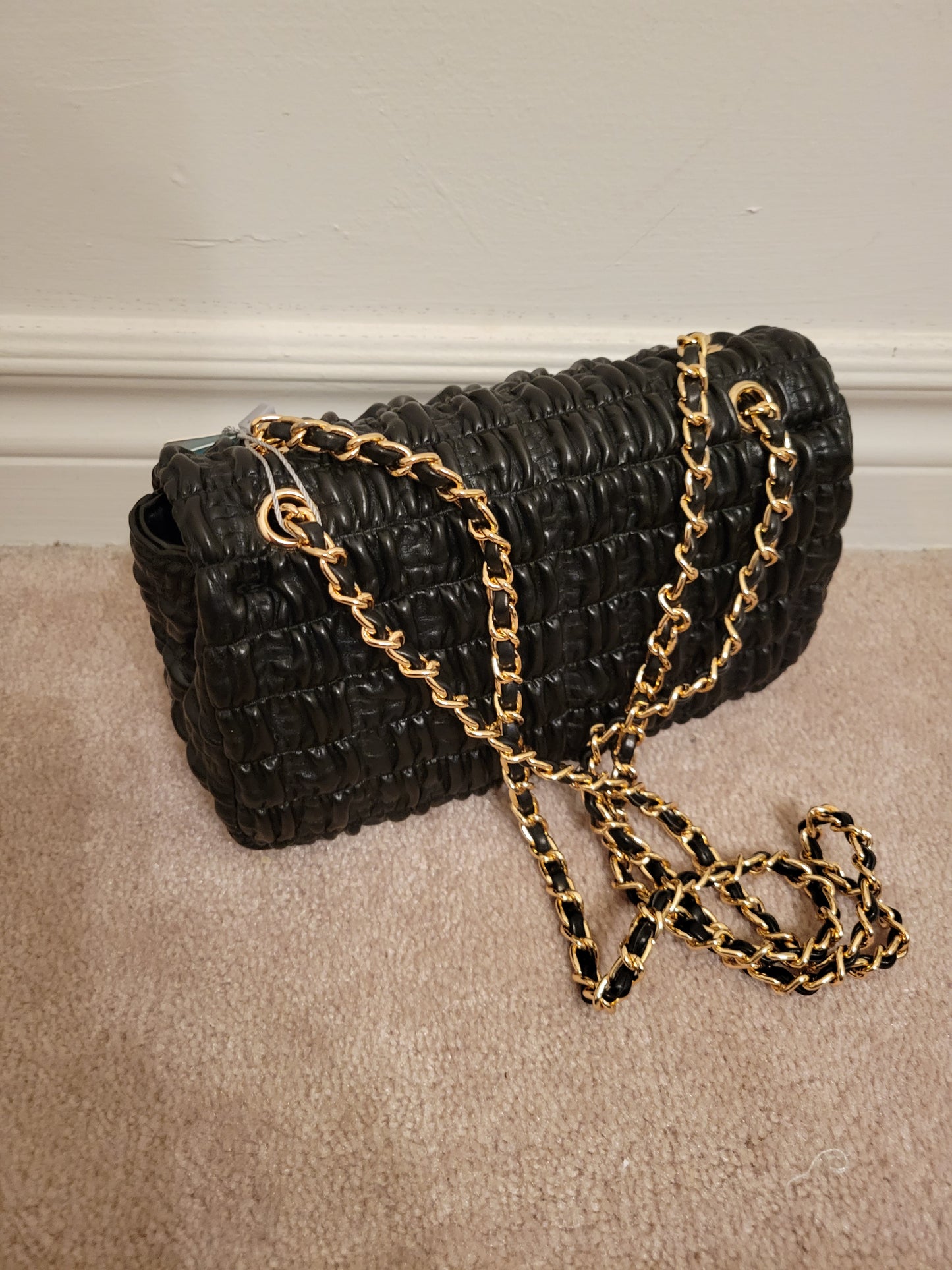 Chic Flap Cover Bag Single Compartment Crinkle Soft Polyurethane (Black)