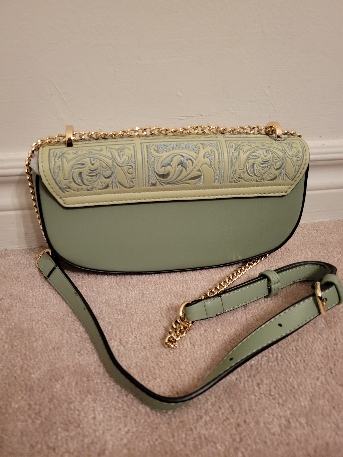 Chic Embroidery Flap Bag: Single Compartment Polyurethane (GreenMulti)