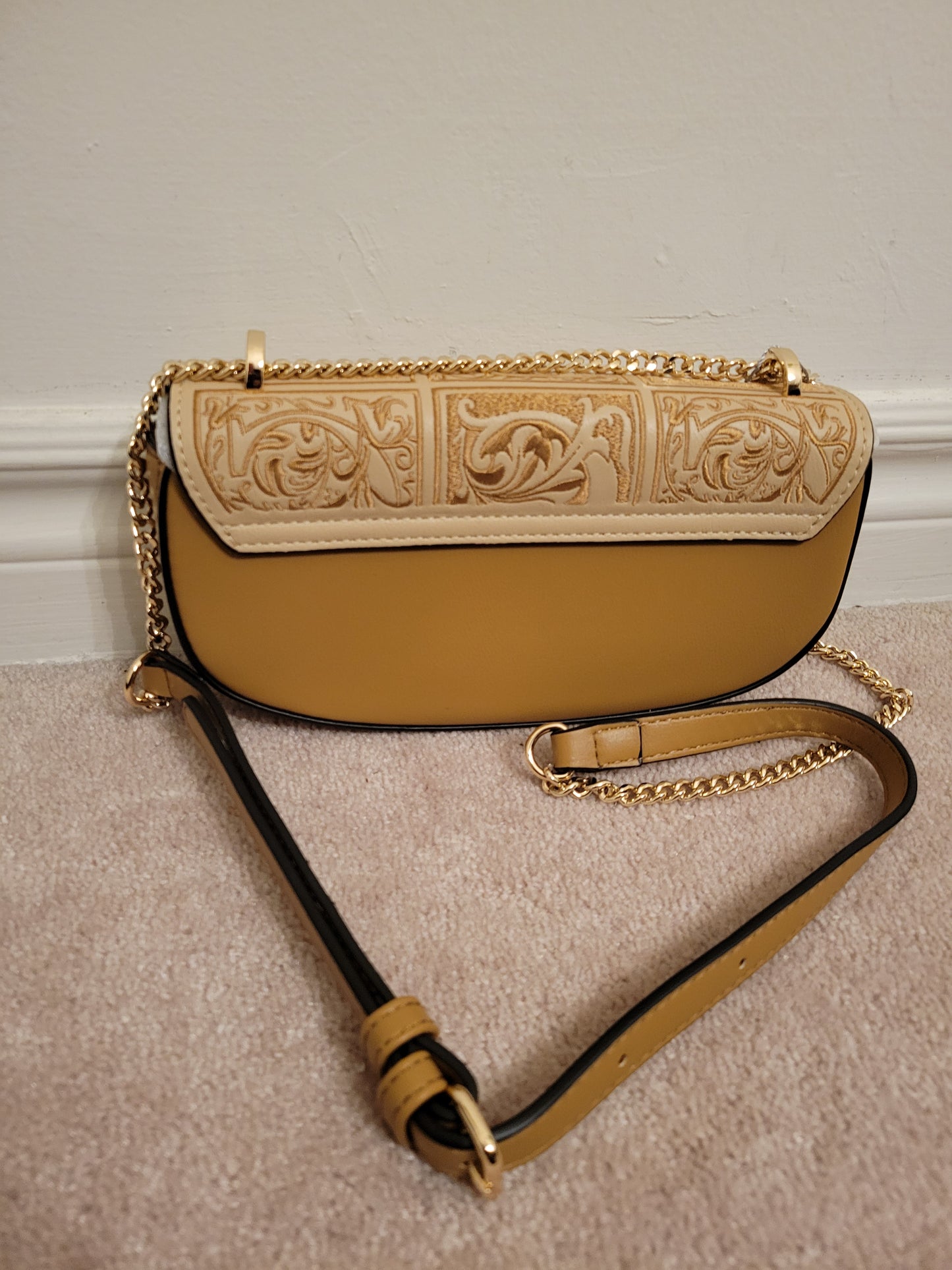 Chic Embroidery Flap Bag: Single Compartment Polyurethane (KhakiMulti)