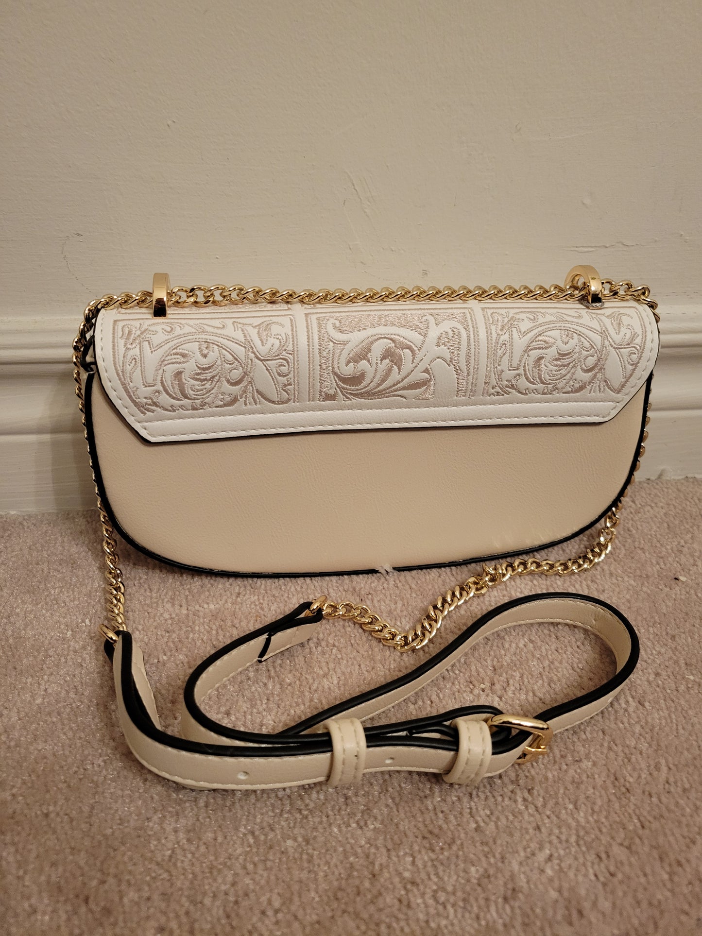 Chic Embroidery Flap Bag: Single Compartment Polyurethane (OffwhiteMulti)