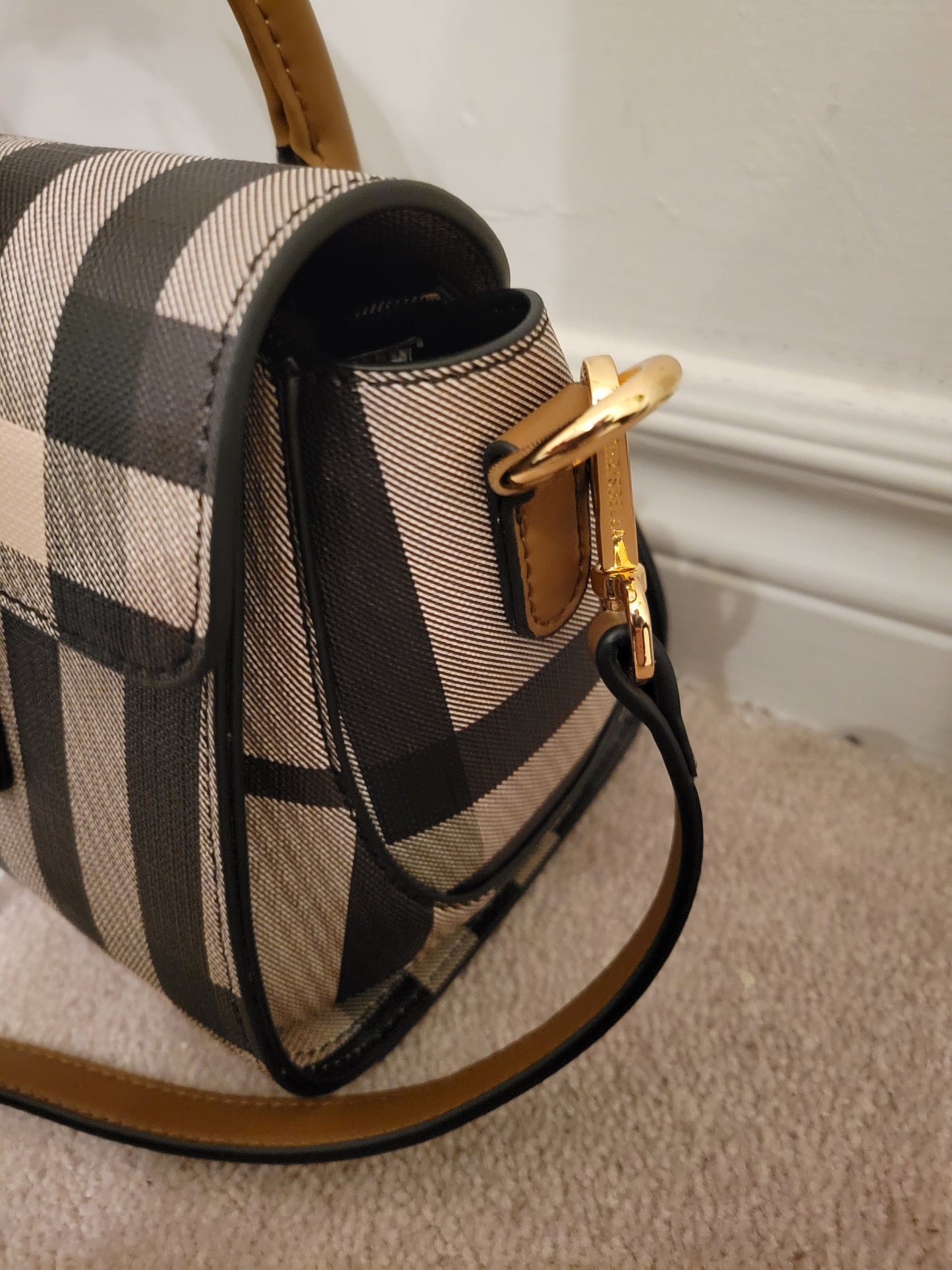 Classy Structure Bag: Single Compartment Polyurethane (MudMulti)