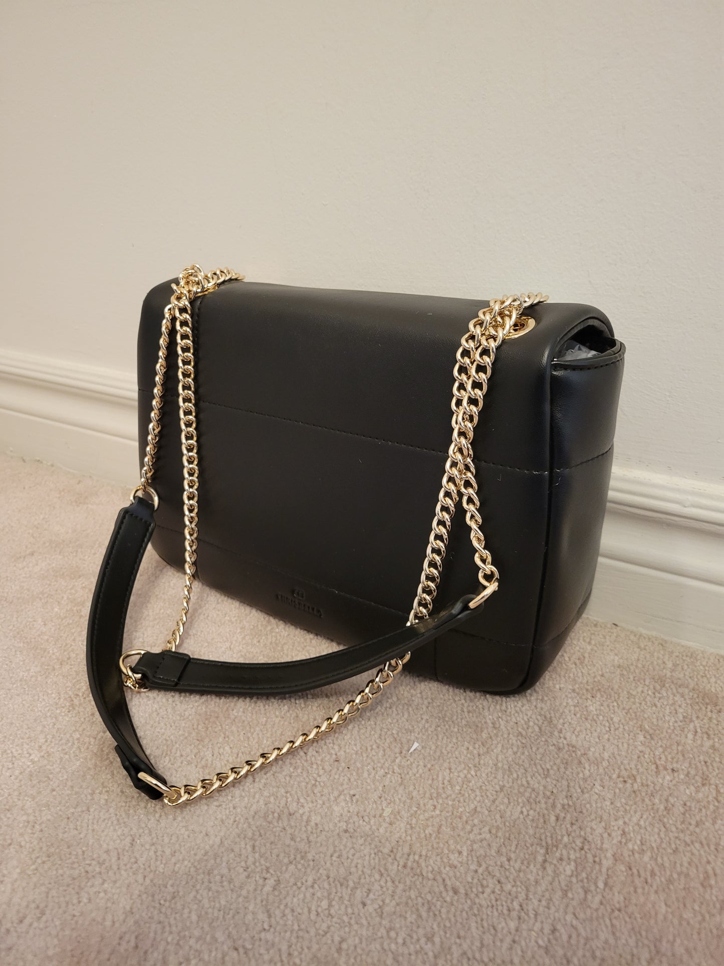 Classy Soft Bag: Double Compartment Polyurethane Flap Cover Press-Lock (Black)