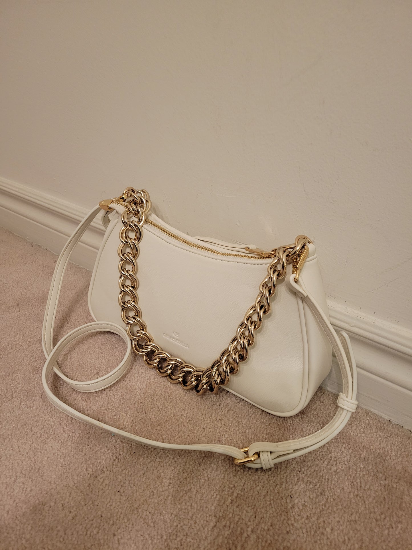 Chic Diamond Shape Embossed Bag: Single Compartment Polyurethane (Offwhite)